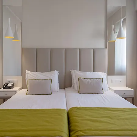 Hotel Canada-2